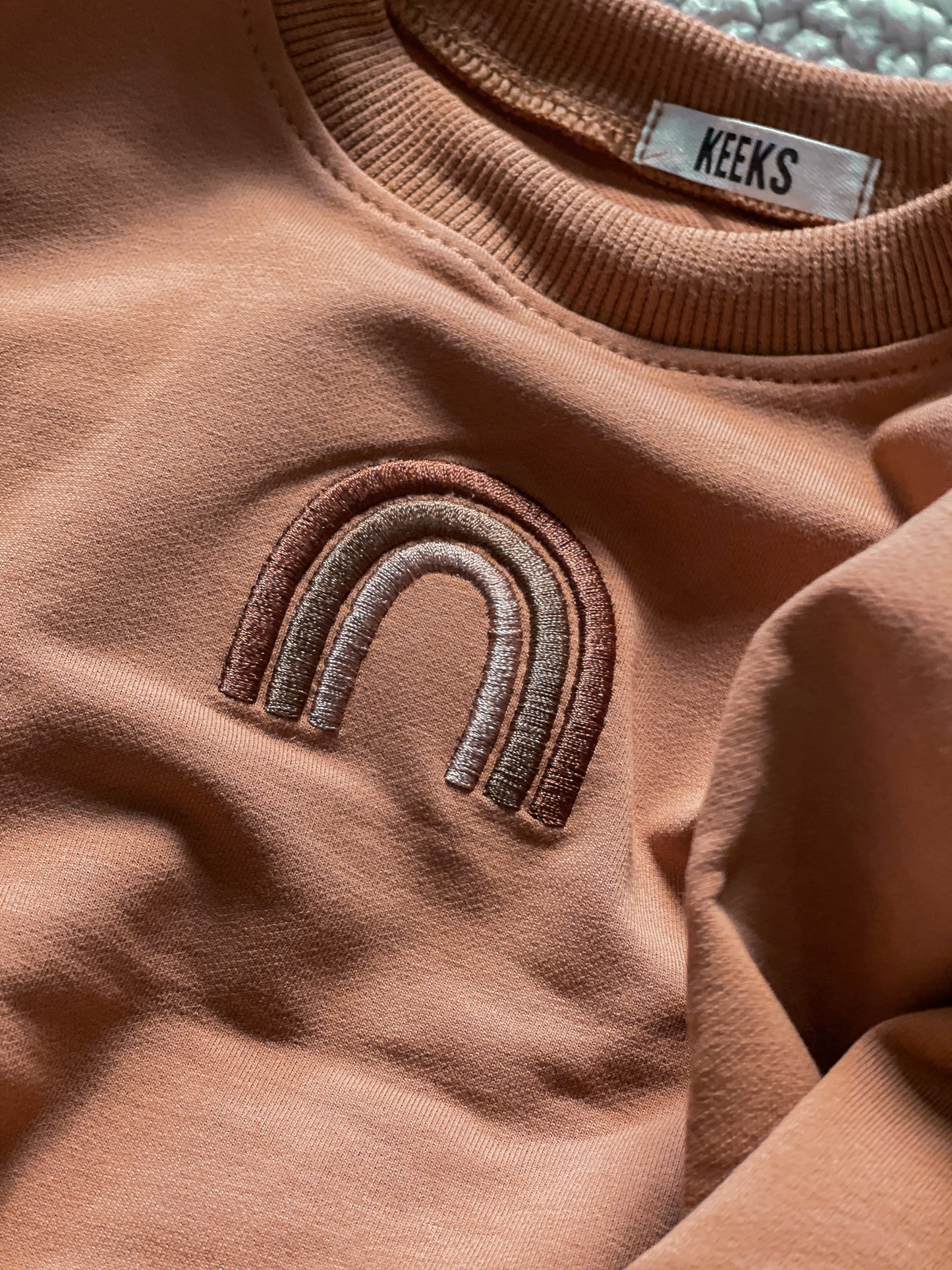 Rainbow Pullover
